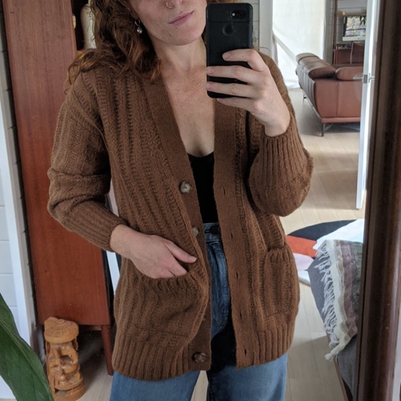 Alpaca Knit Cardigan - Picture 2 of 4